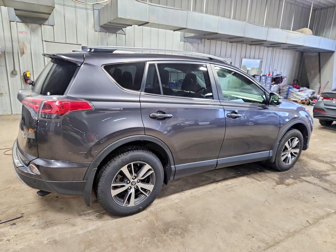 2018 TOYOTA RAV4 XLE — снимка 3