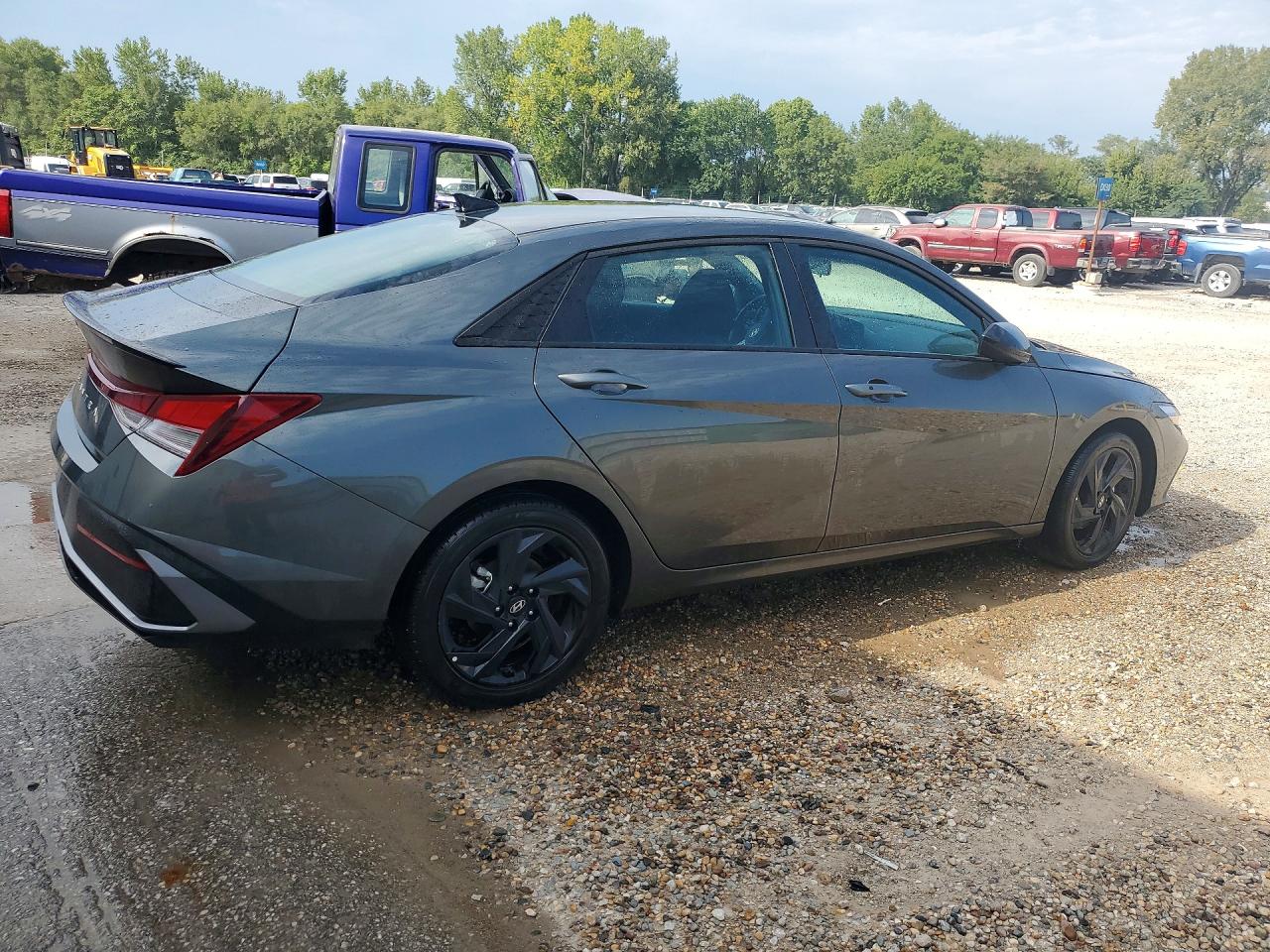 2026 HYUNDAI ELANTRA SEL SPORT — снимка 3