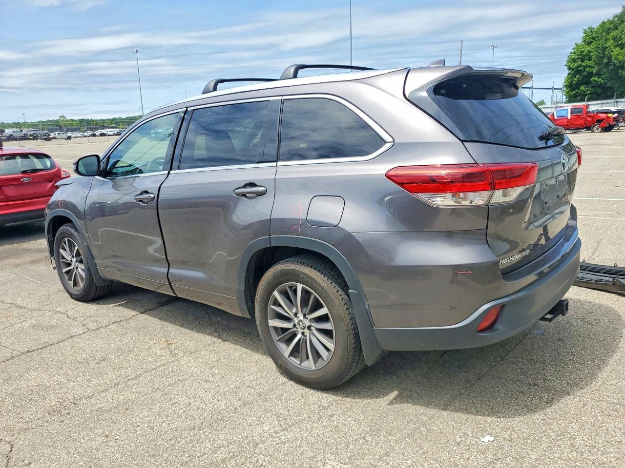2017 TOYOTA HIGHLANDER XLE — снимка 2