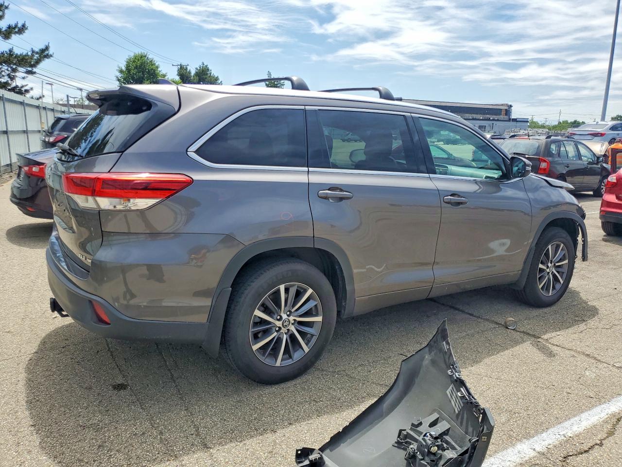 2017 TOYOTA HIGHLANDER XLE — снимка 3