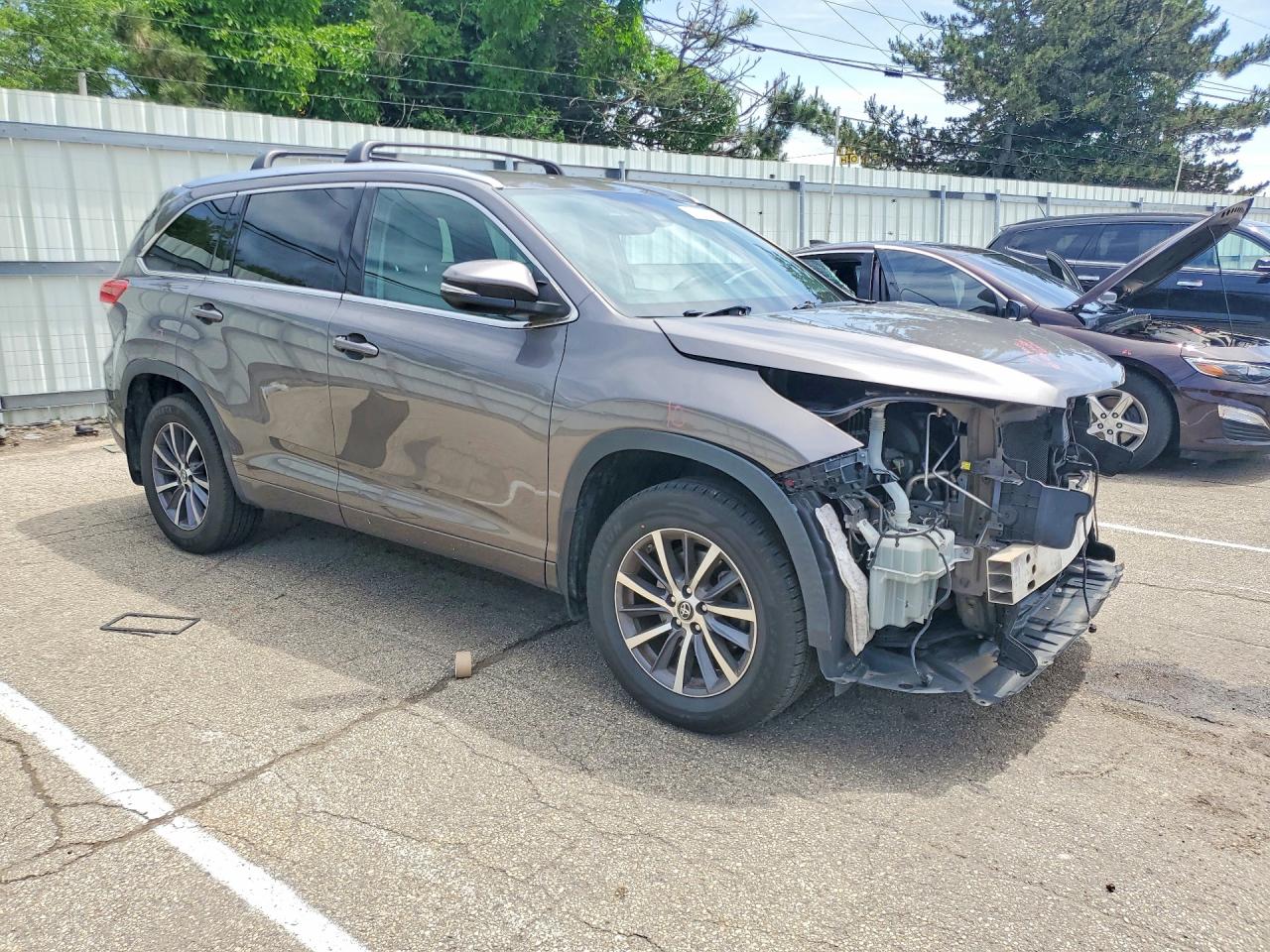 2017 TOYOTA HIGHLANDER XLE — снимка 4