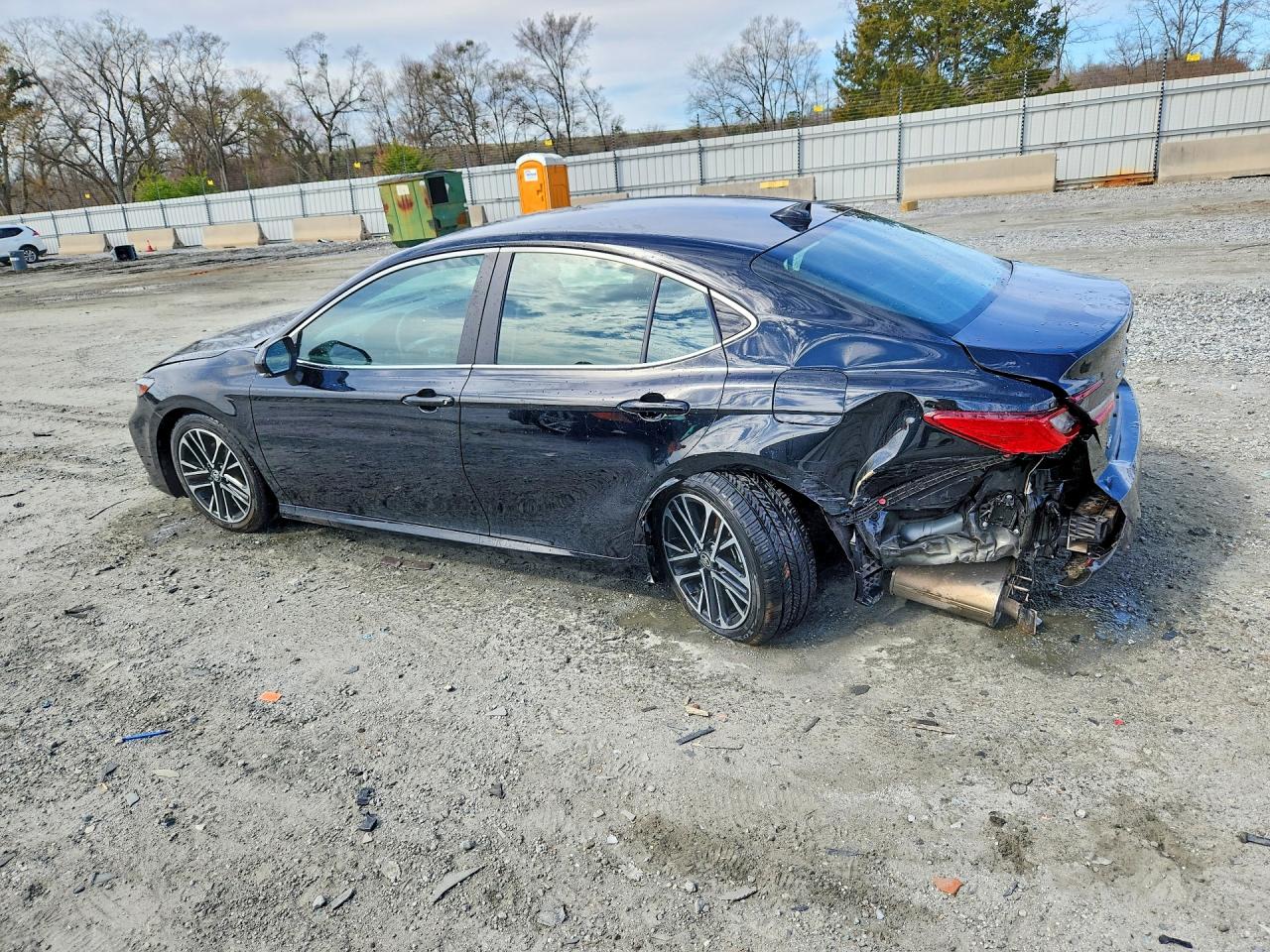 2025 TOYOTA CAMRY XLE — снимка 2