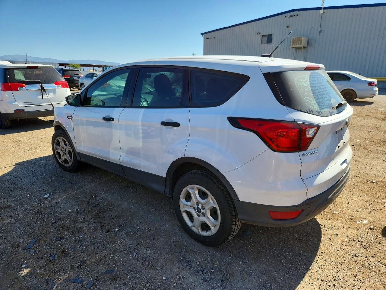 2019 FORD ESCAPE S — снимка 2