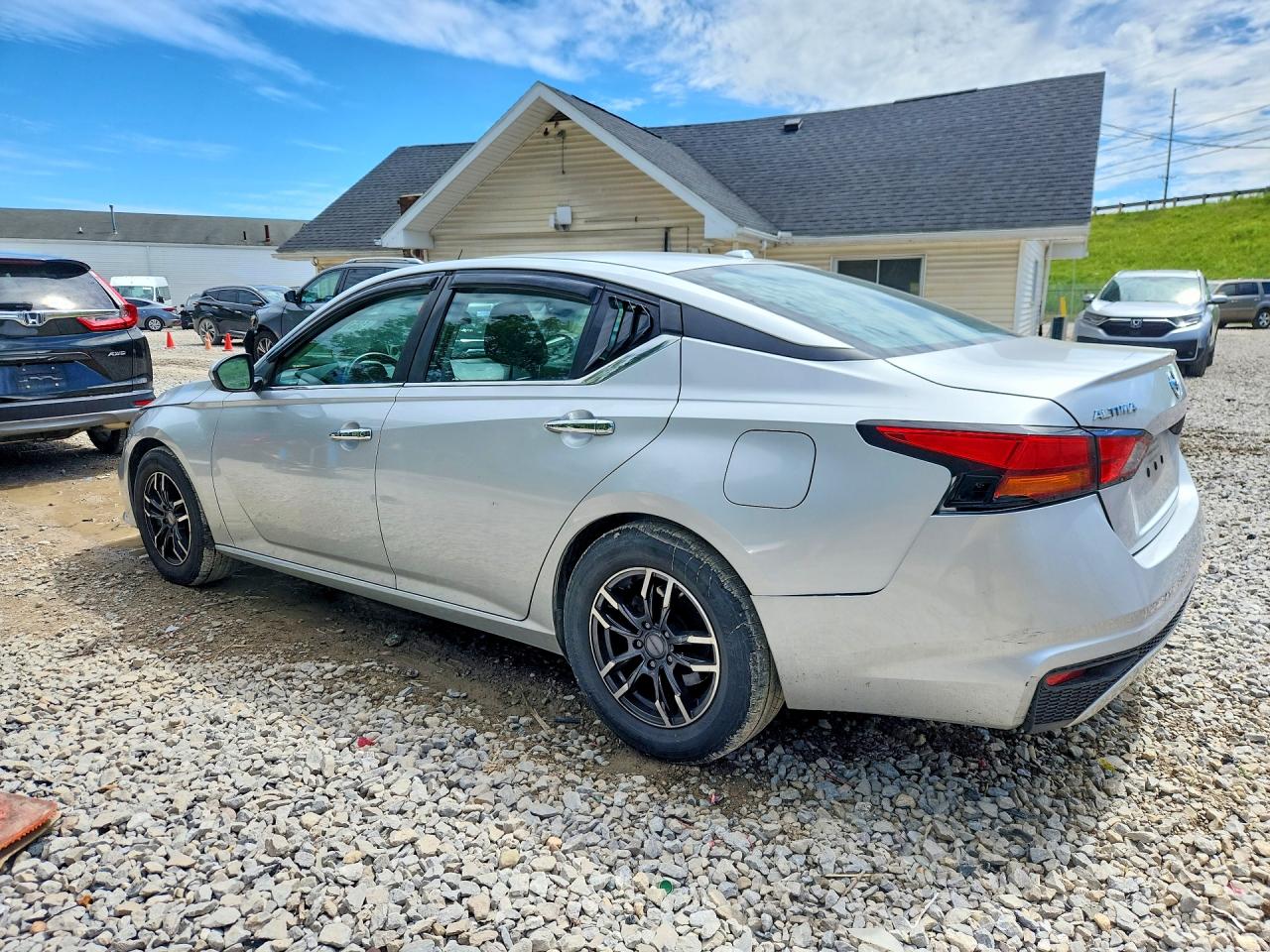 2019 NISSAN ALTIMA S — снимка 2
