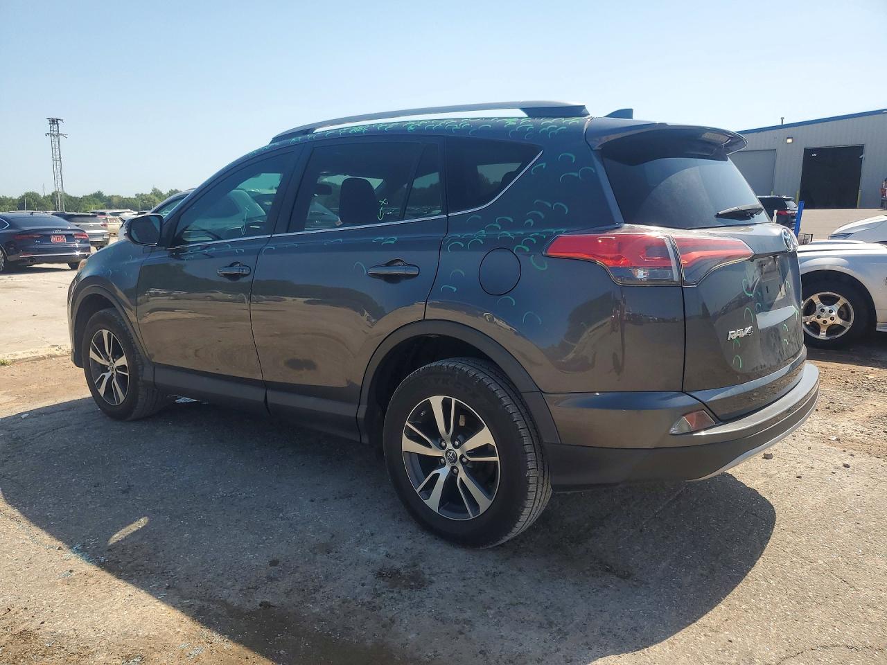 2018 TOYOTA RAV4 XLE — снимка 2