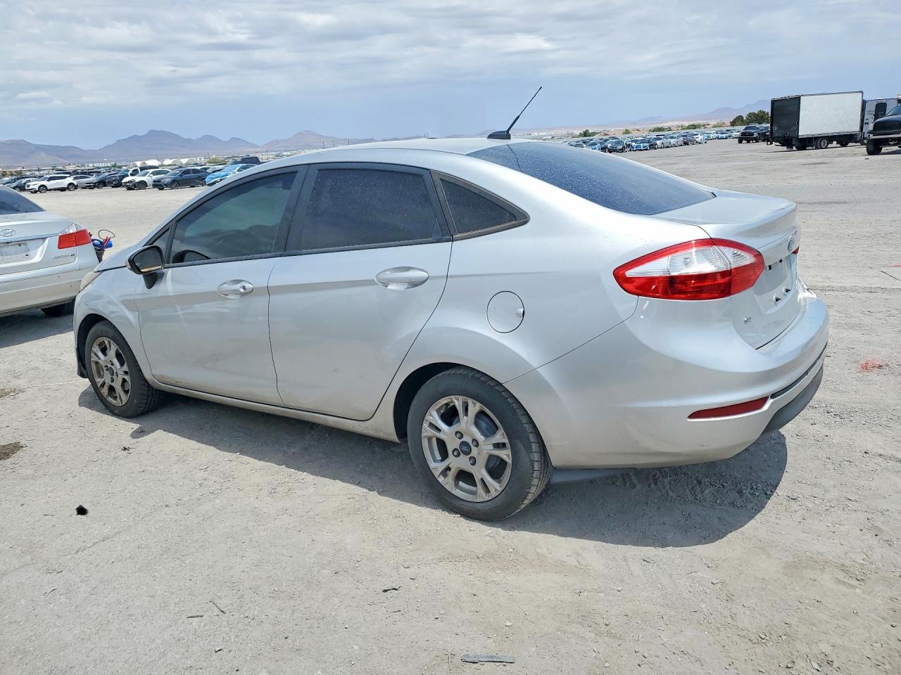 2015 FORD FIESTA SE — снимка 2