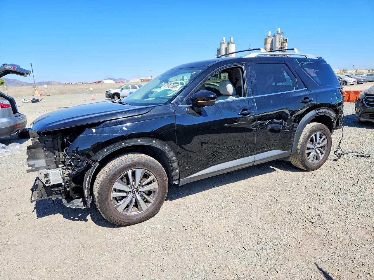 2023 NISSAN PATHFINDER SL
