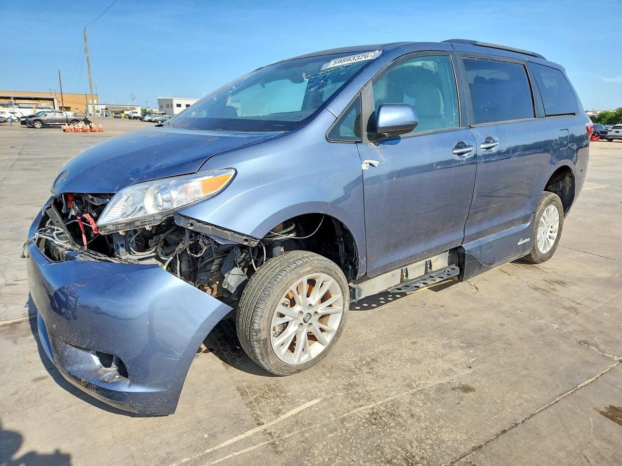 2017 TOYOTA SIENNA XLE 8-PASSENGER