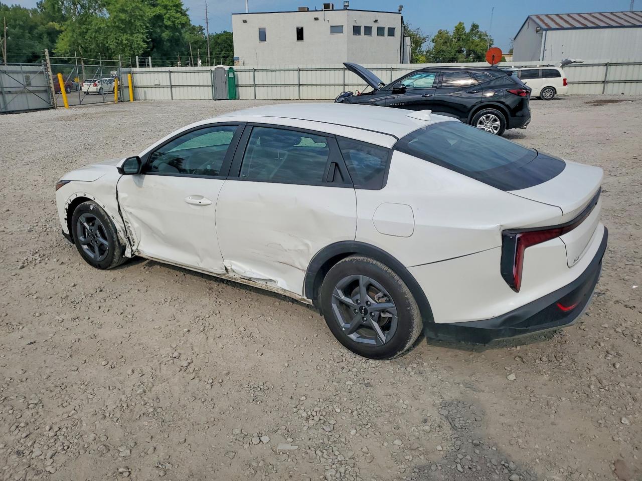 2025 KIA K4 LXS — снимка 2