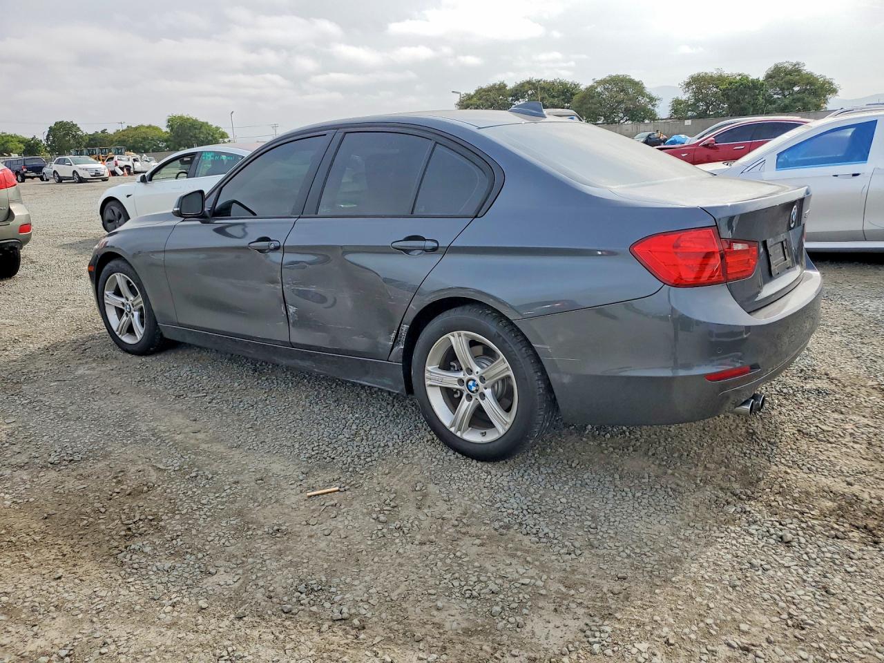 2015 BMW 328 I SULEV — снимка 2