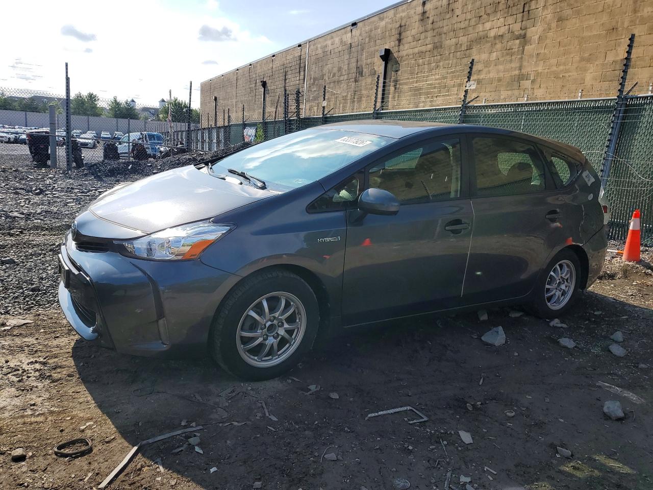 2015 TOYOTA PRIUS V THREE