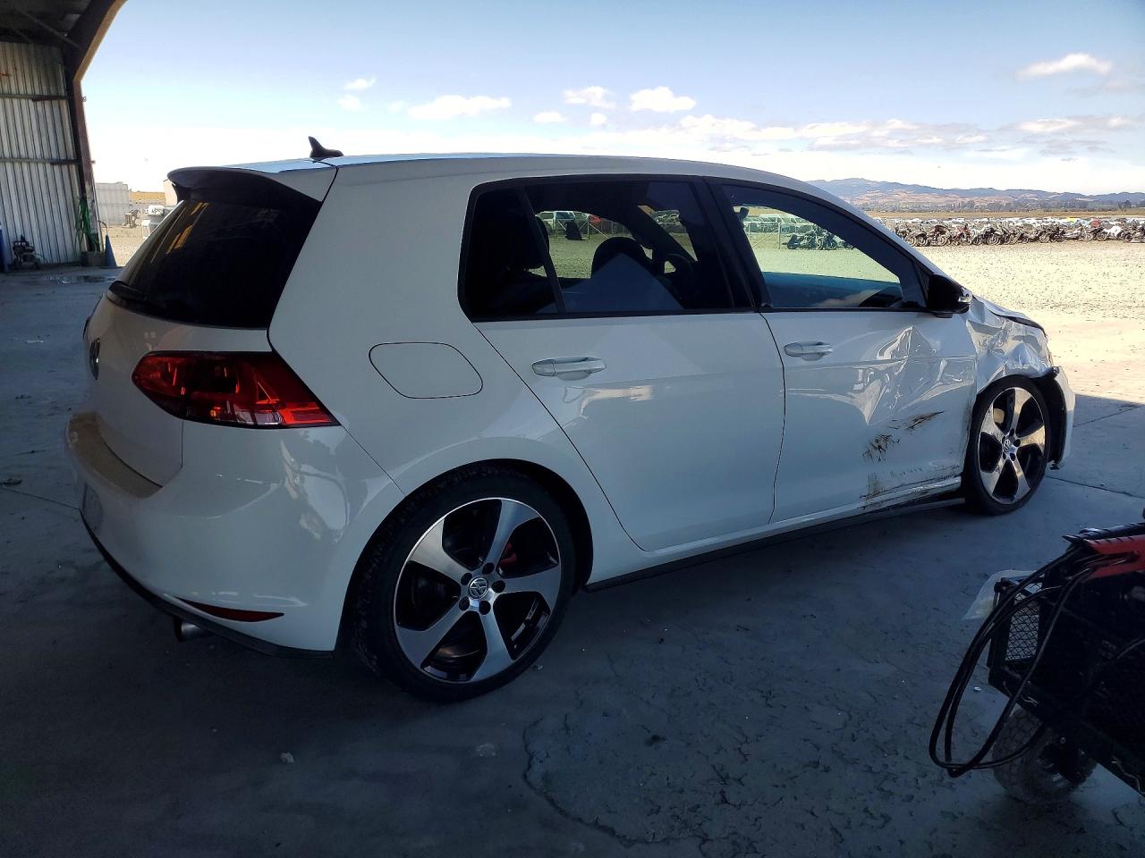 2016 VOLKSWAGEN GTI S/SE — снимка 3