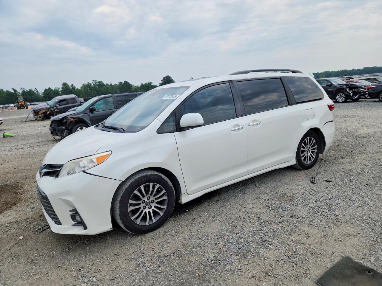 2019 TOYOTA SIENNA XLE 8-PASSENGER