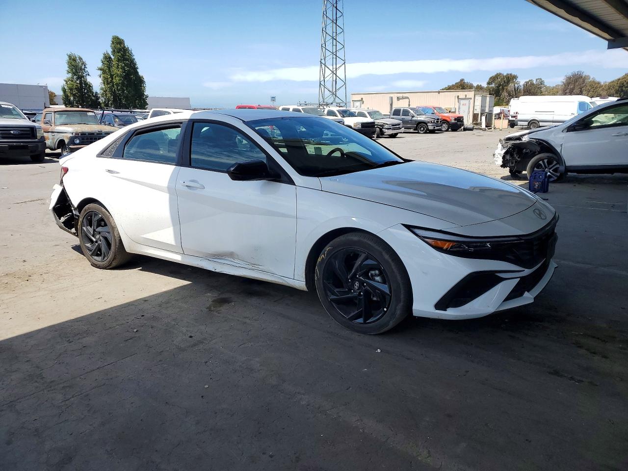 2026 HYUNDAI ELANTRA SEL SPORT — снимка 4