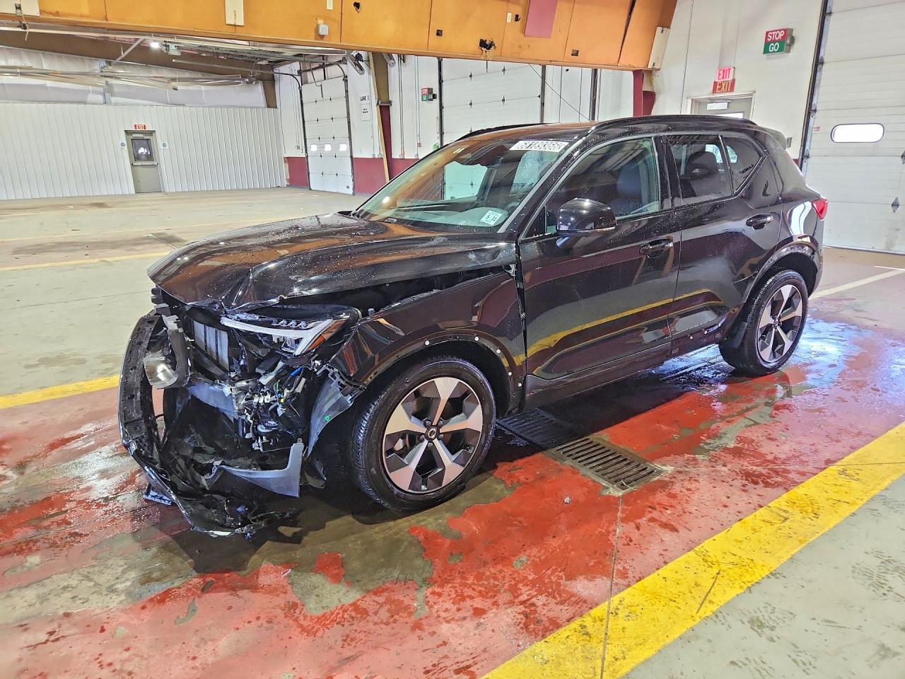 2026 VOLVO XC40 PLUS