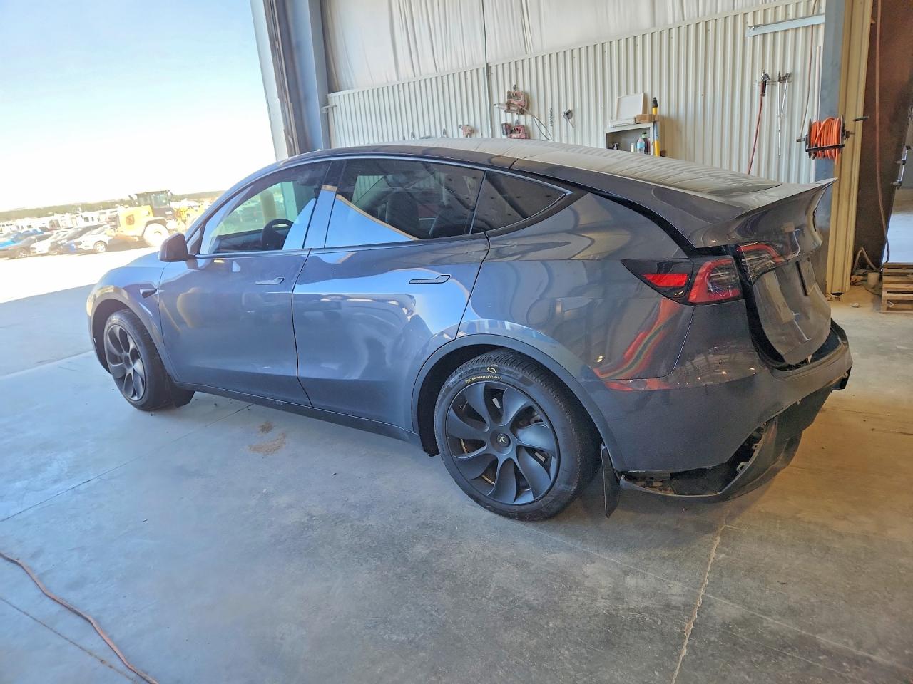 2023 TESLA MODEL Y — снимка 2