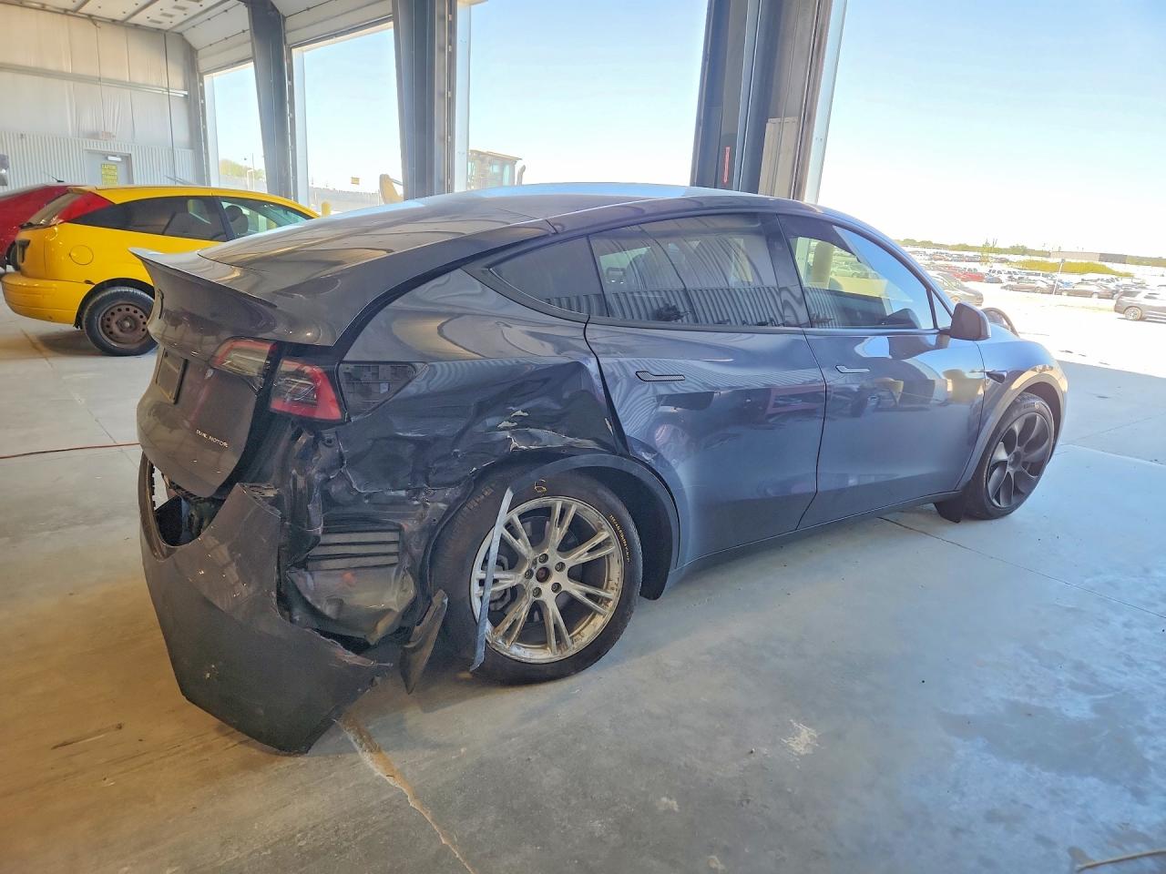 2023 TESLA MODEL Y — снимка 3