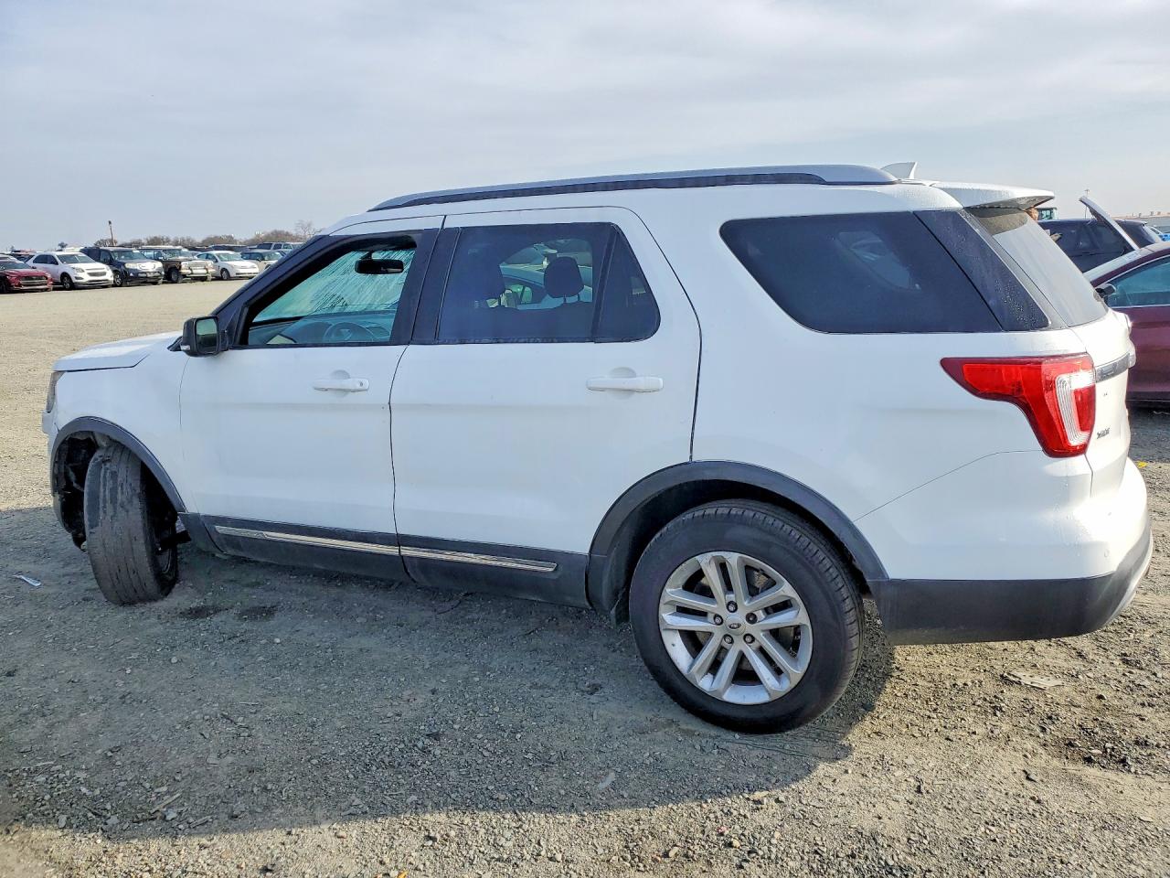 2016 FORD EXPLORER XLT — снимка 2