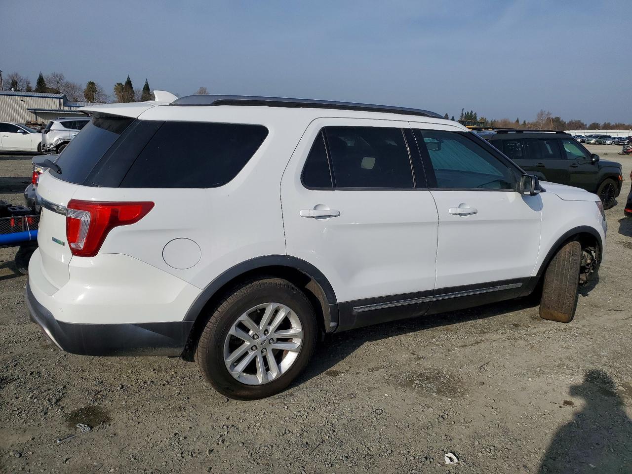 2016 FORD EXPLORER XLT — снимка 3