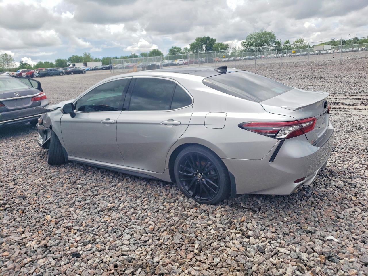 2024 TOYOTA CAMRY XSE — снимка 2