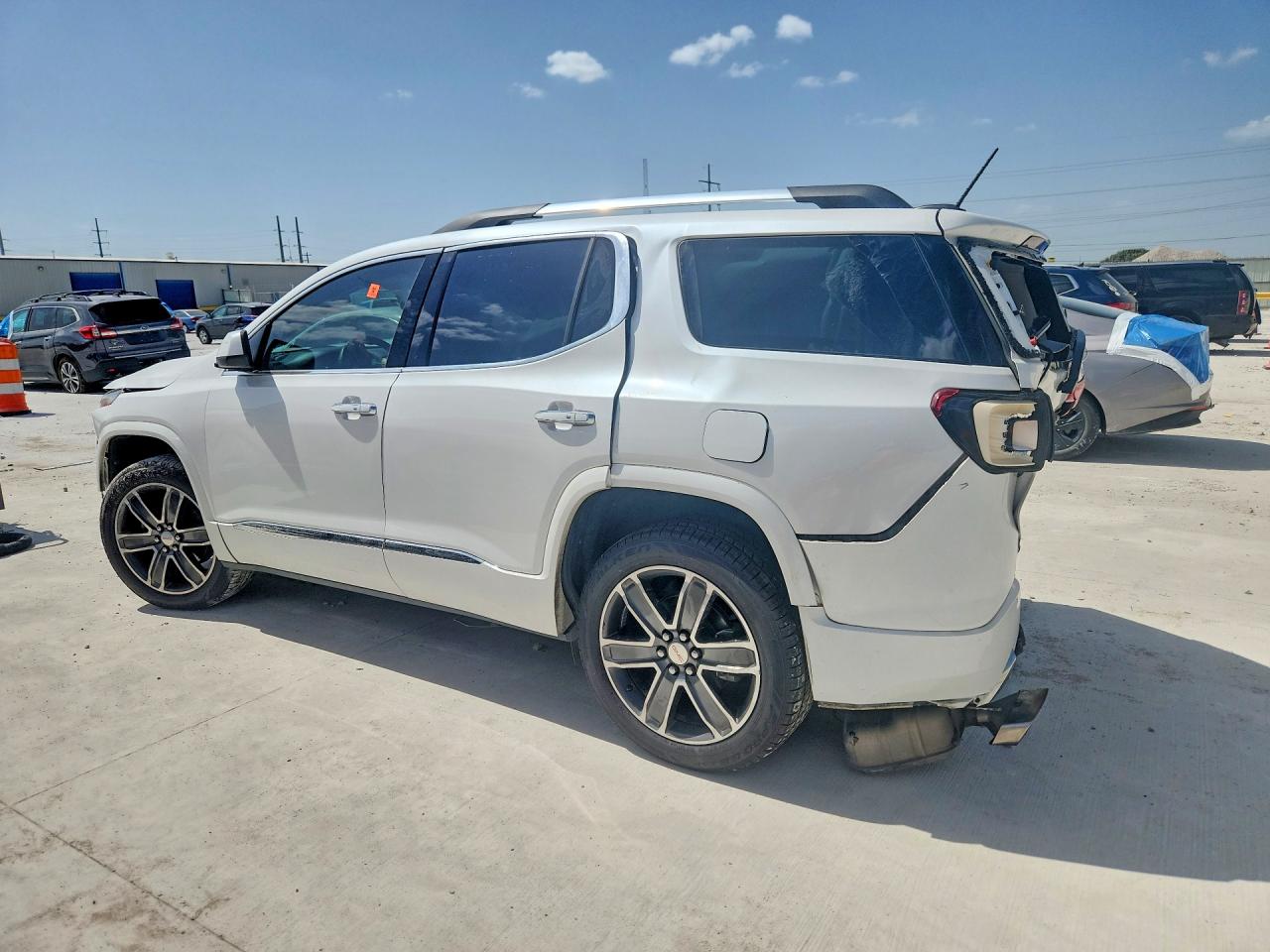 2018 GMC ACADIA DENALI — снимка 2
