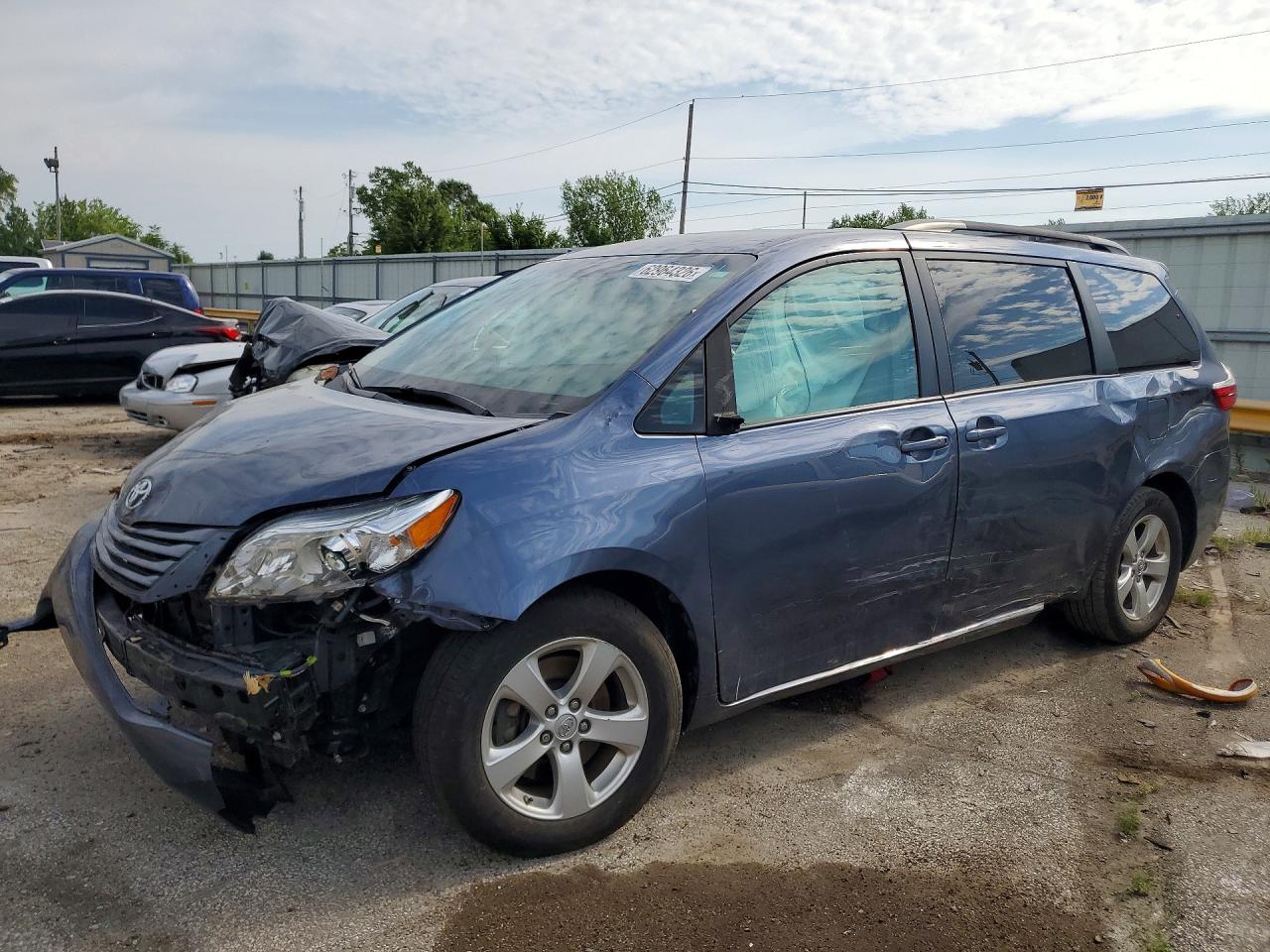 2017 TOYOTA SIENNA LE