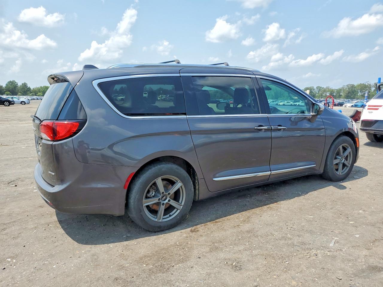 2017 CHRYSLER PACIFICA LIMITED — снимка 3