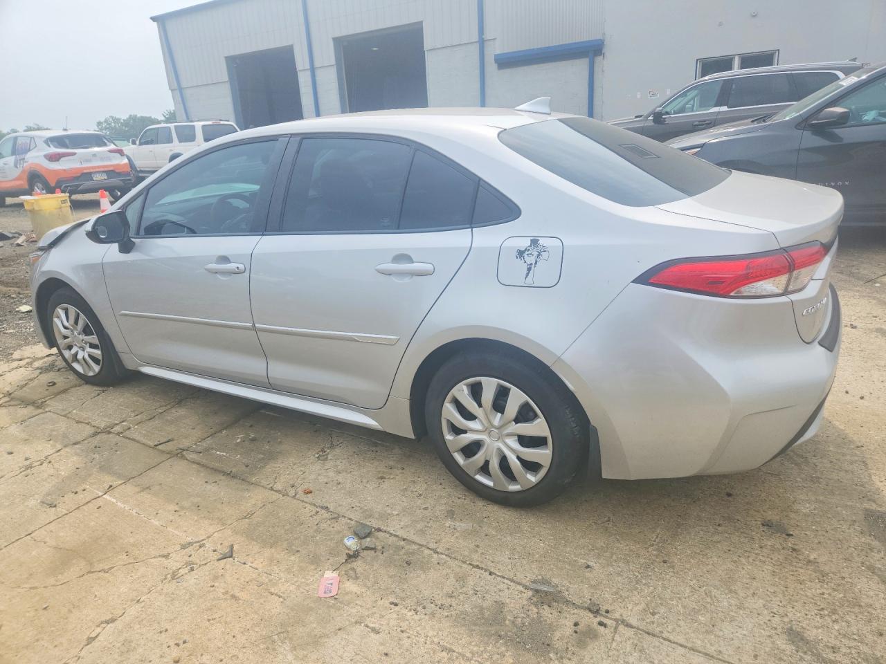 2021 TOYOTA COROLLA LE — снимка 2