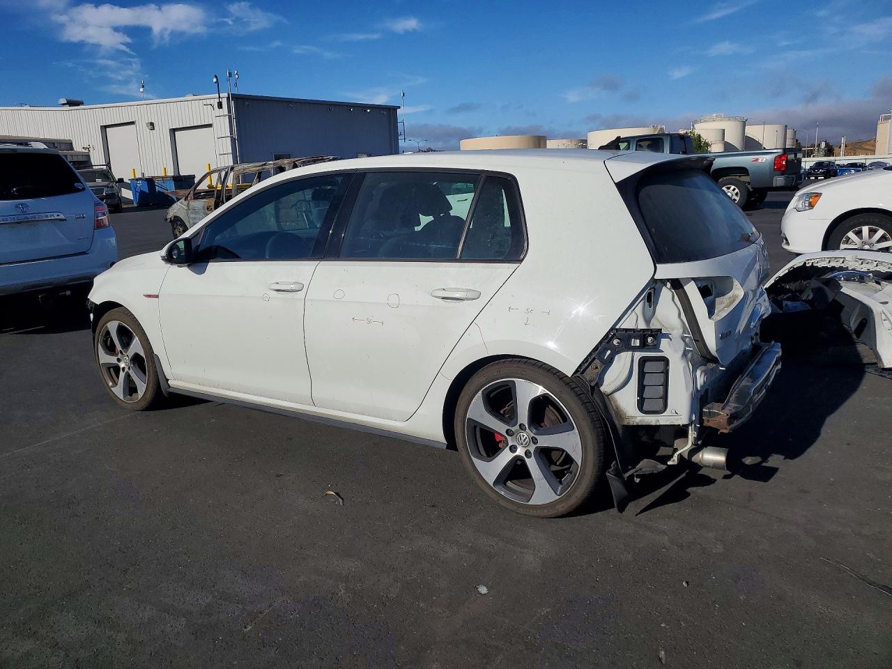 2017 VOLKSWAGEN GTI S — снимка 2