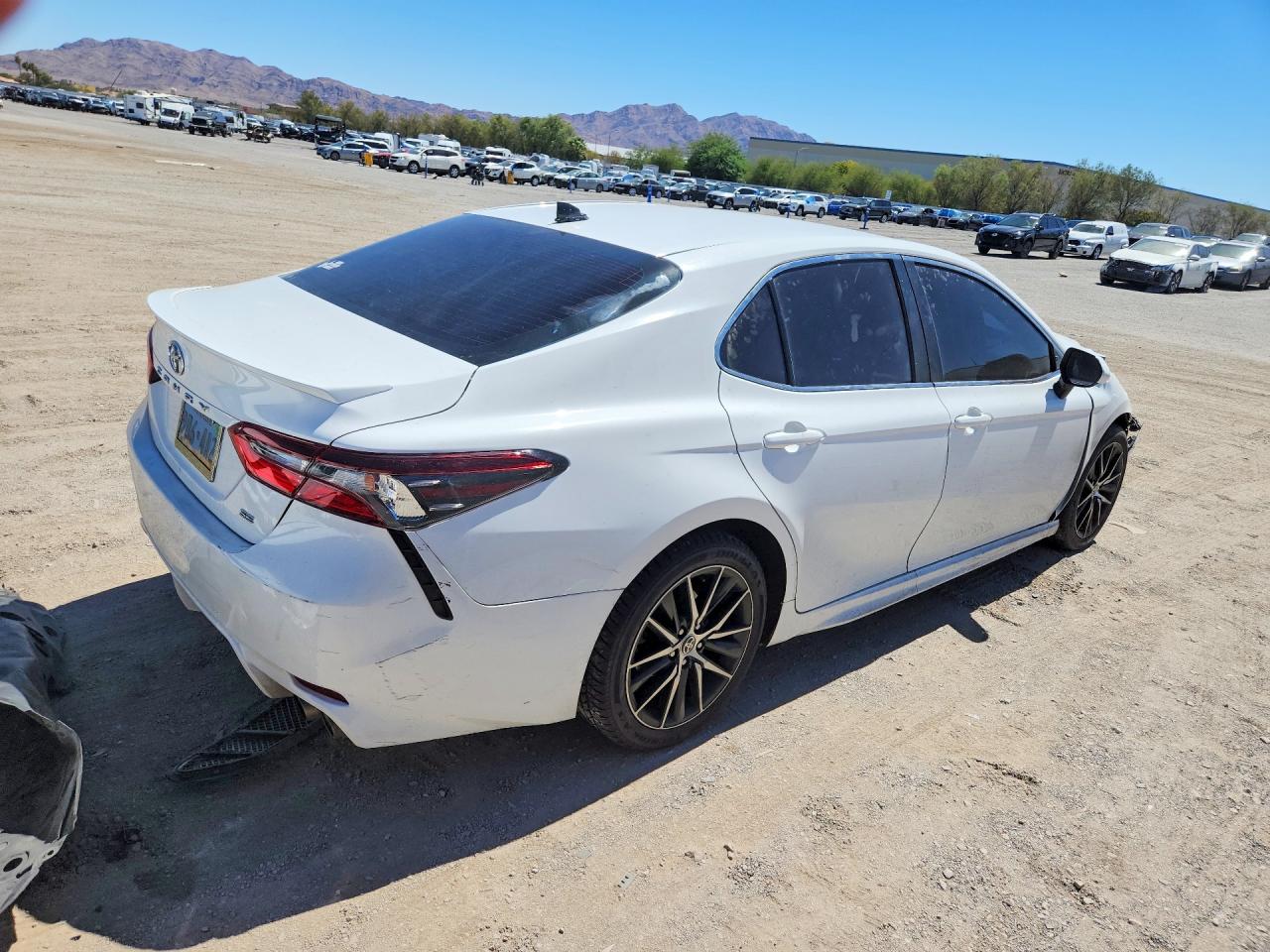 2021 TOYOTA CAMRY SE — снимка 3