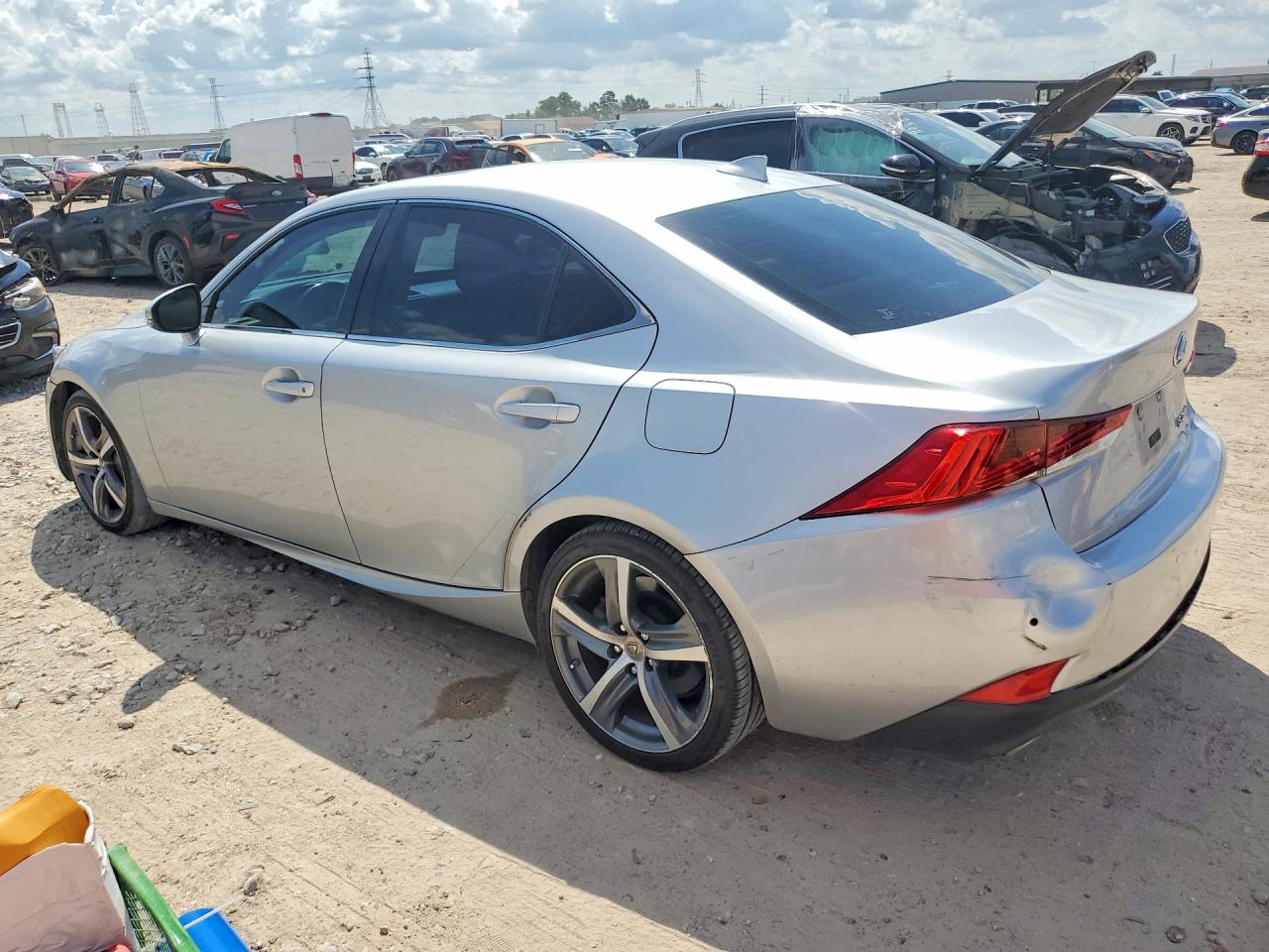 2017 LEXUS IS 200T — снимка 2