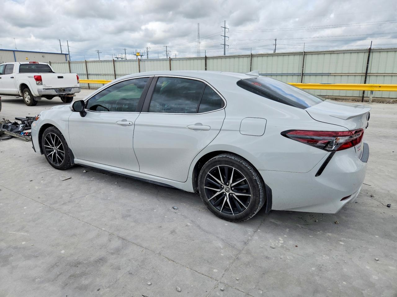 2024 TOYOTA CAMRY SE — снимка 2