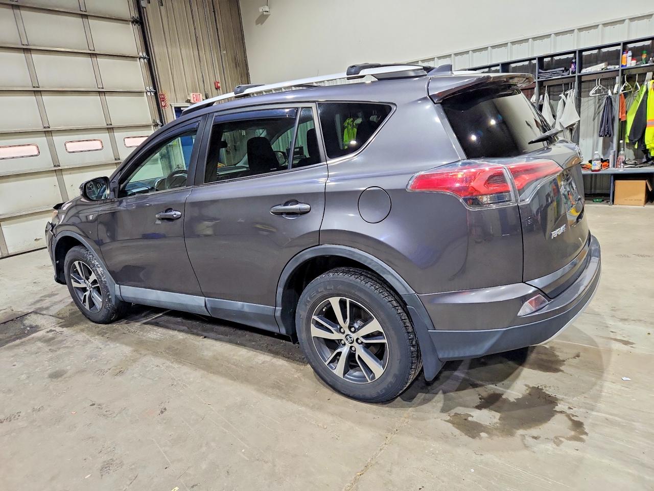 2016 TOYOTA RAV4 XLE — снимка 2