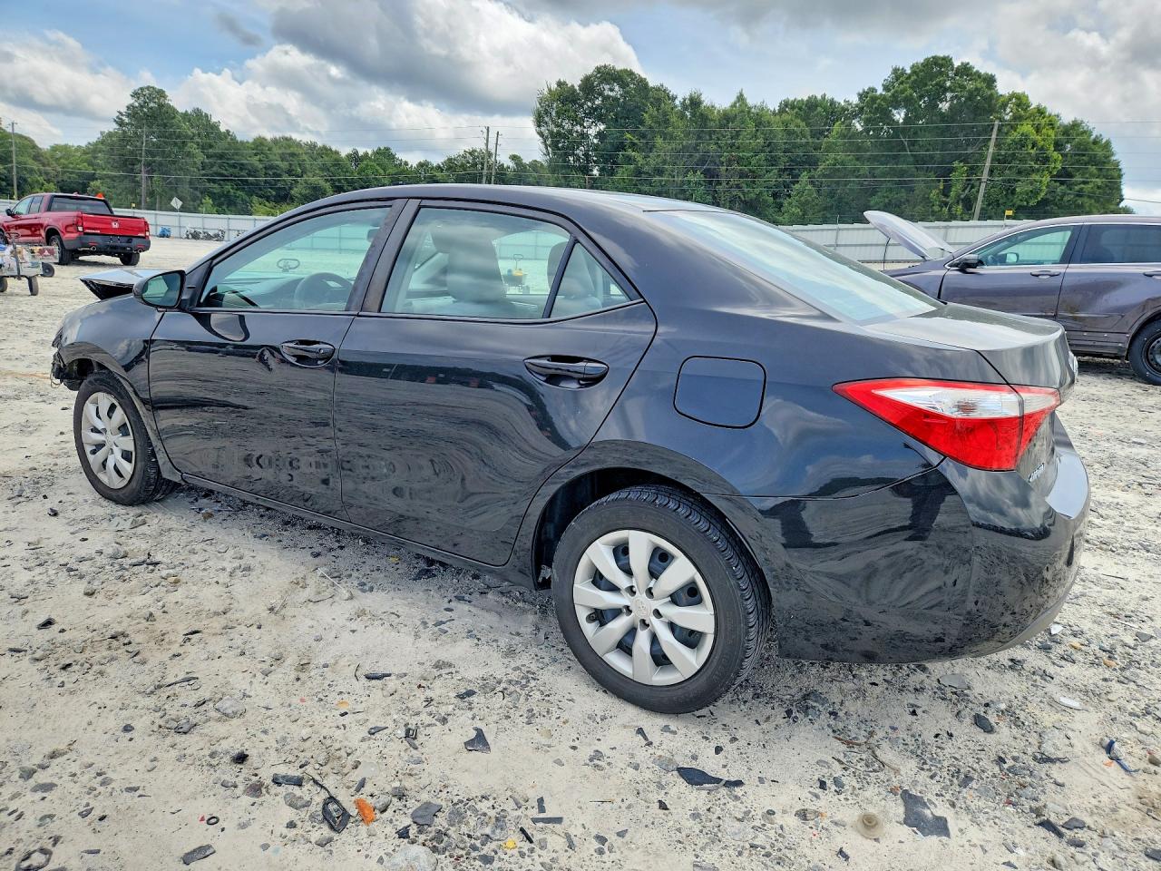 2015 TOYOTA COROLLA LE — снимка 2