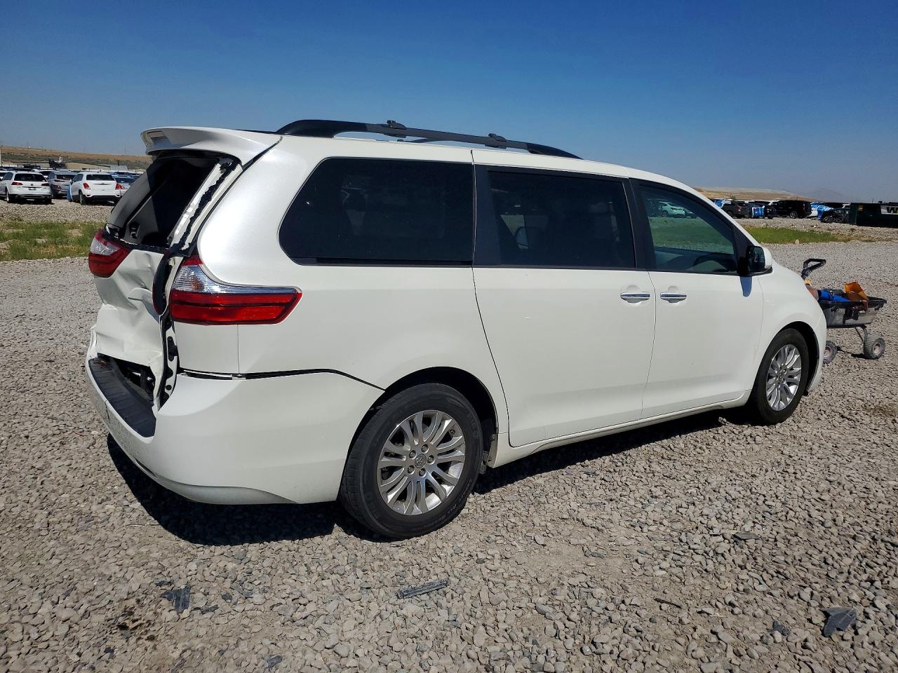 2017 TOYOTA SIENNA XLE 8-PASSENGER — снимка 3