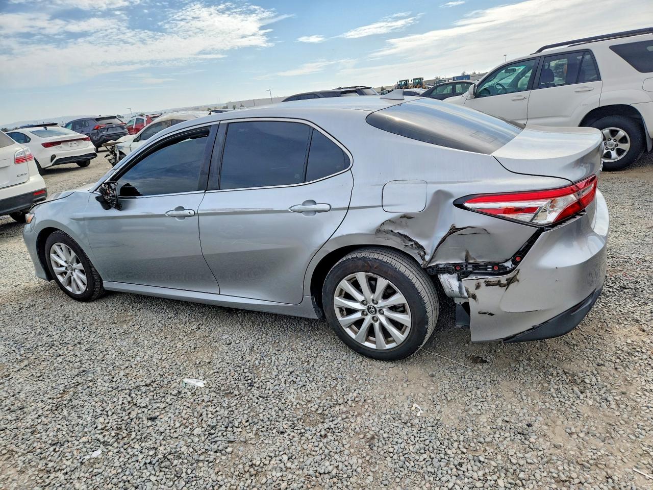2020 TOYOTA CAMRY LE — снимка 2