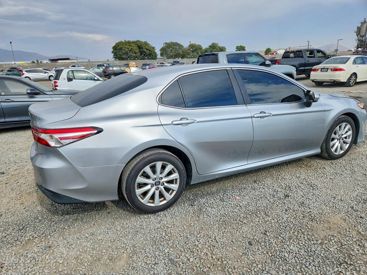 2020 TOYOTA CAMRY LE — снимка 3