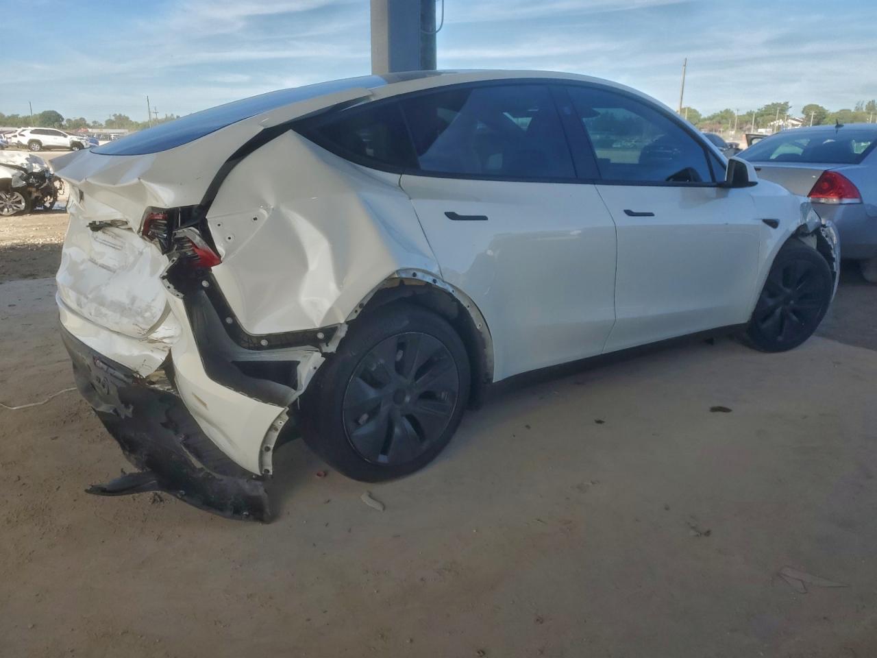 2025 TESLA MODEL Y — снимка 3