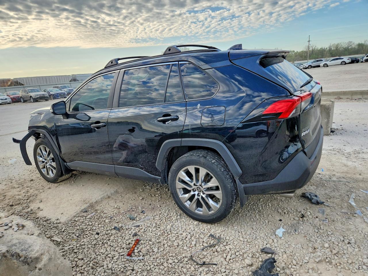 2021 TOYOTA RAV4 — снимка 2