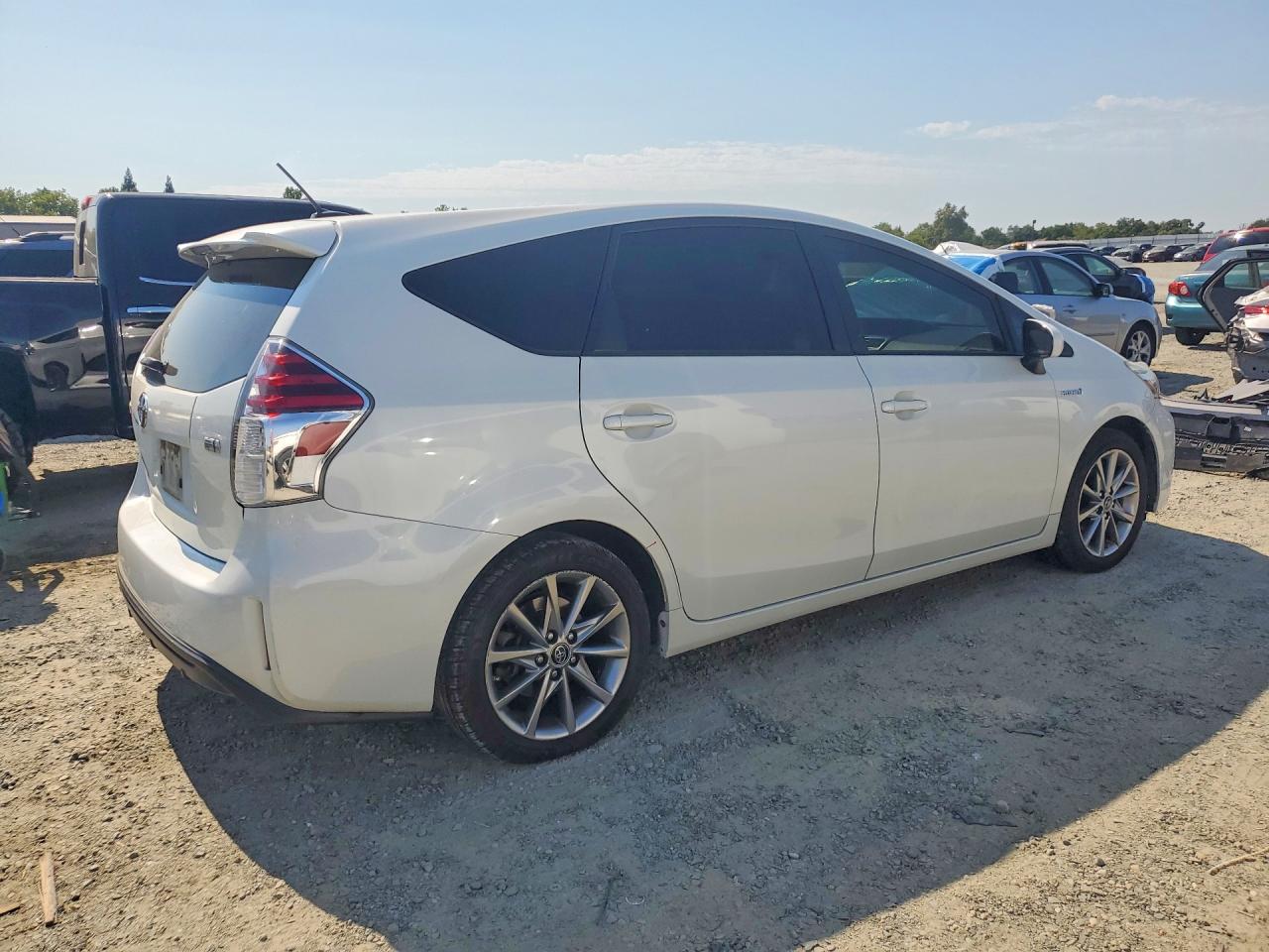 2015 TOYOTA PRIUS V FIVE — снимка 3