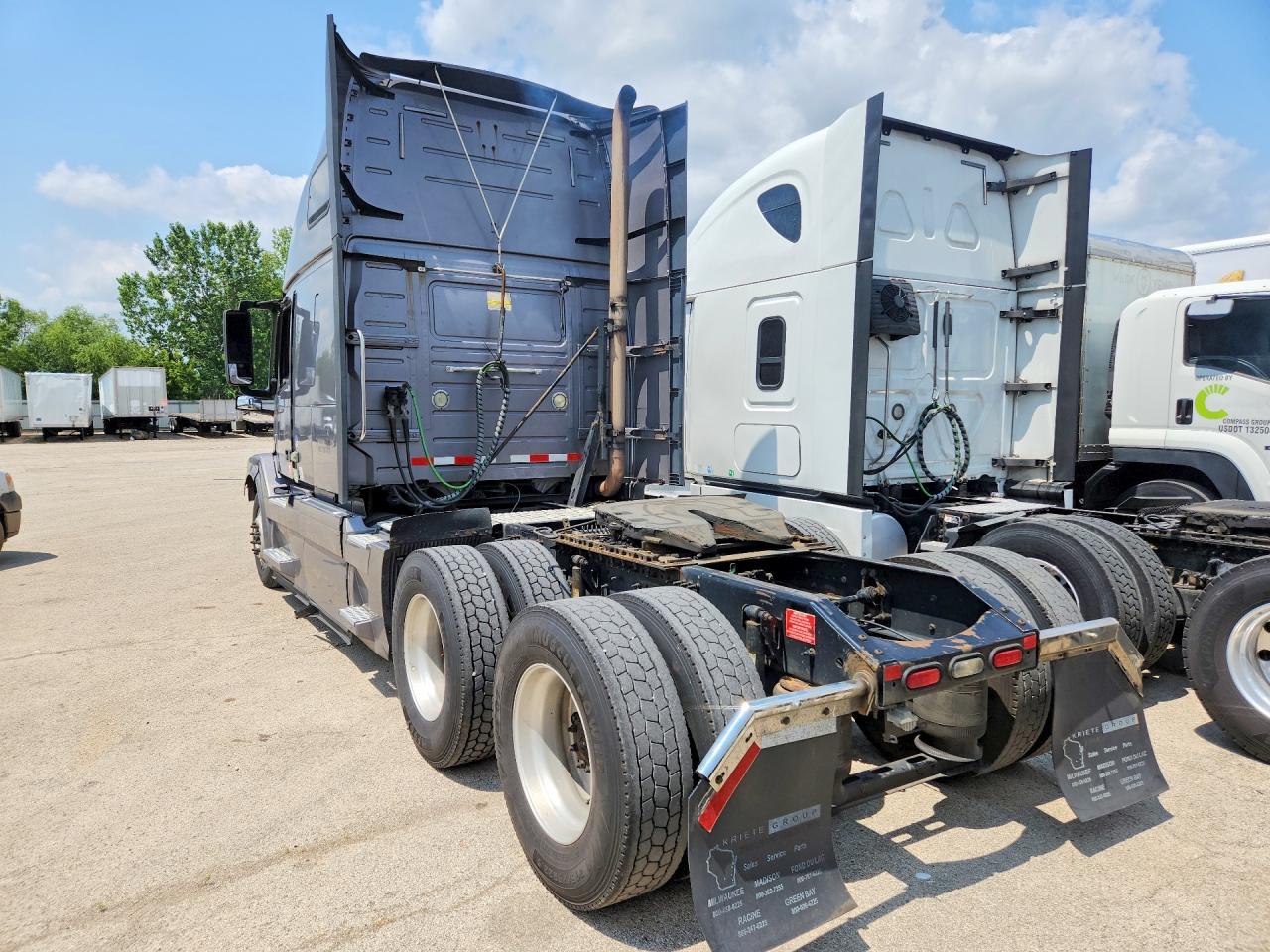 2015 VOLVO VNL 670 — снимка 2