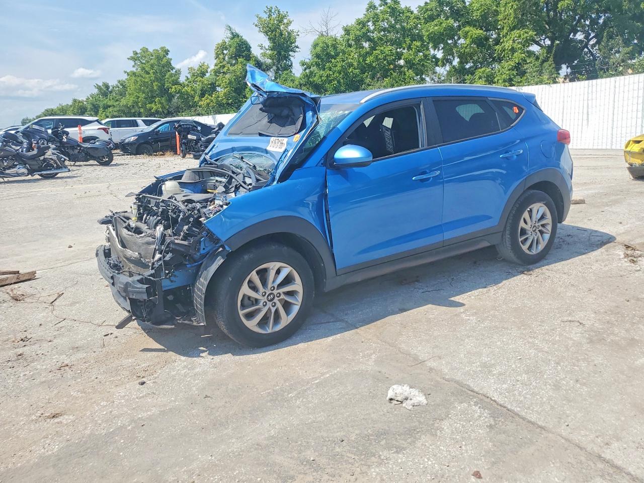 2016 HYUNDAI TUCSON SE