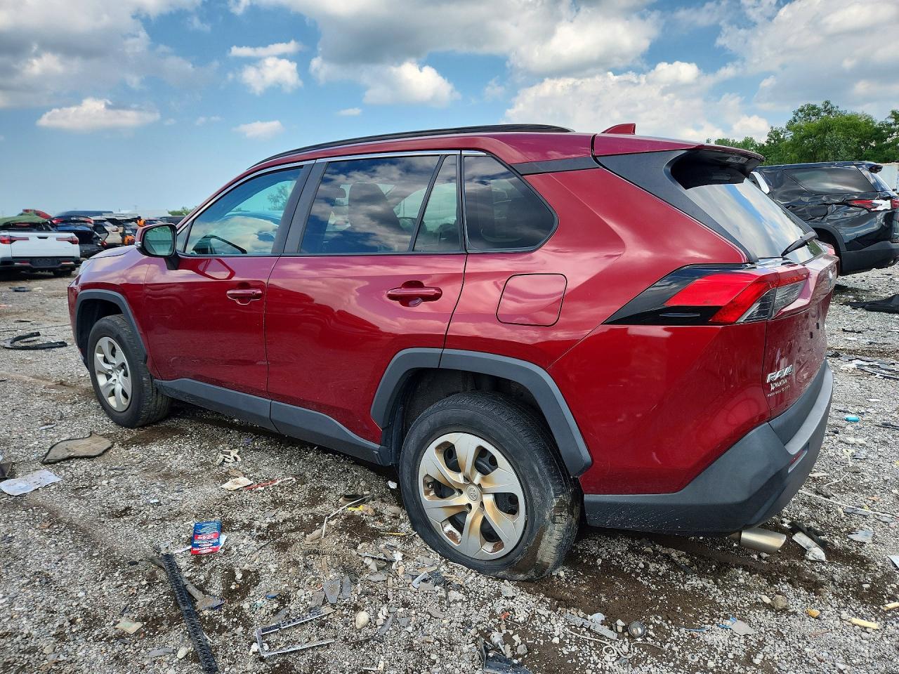 2019 TOYOTA RAV4 LE — снимка 2