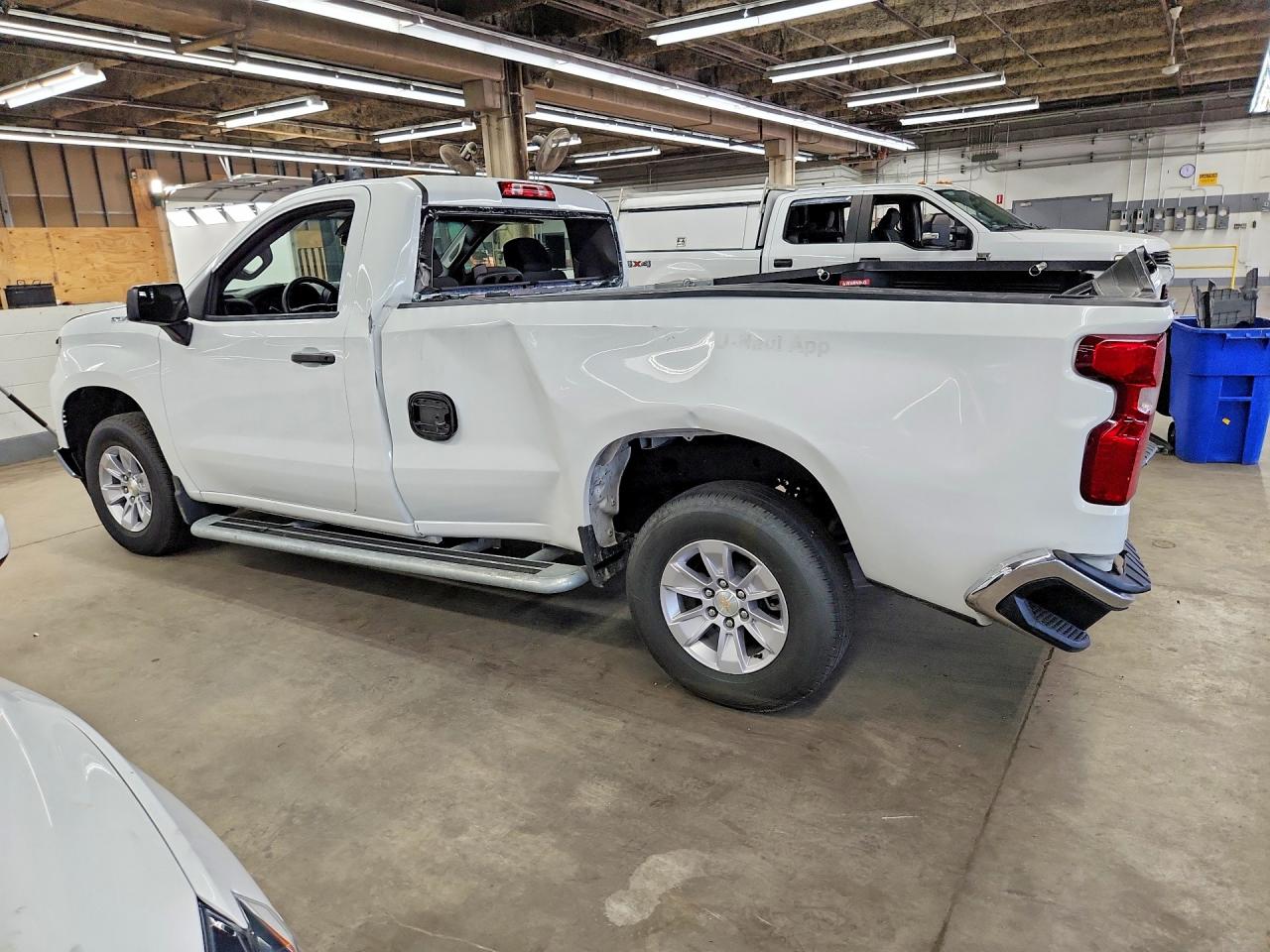 2025 CHEVROLET SILVERADO C1500 — снимка 2