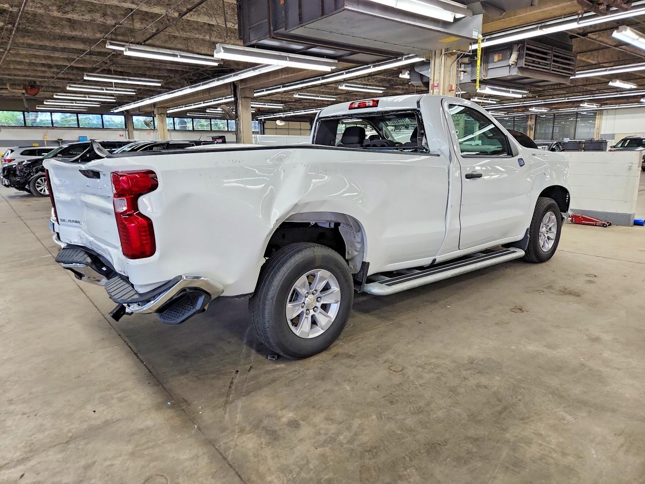 2025 CHEVROLET SILVERADO C1500 — снимка 3