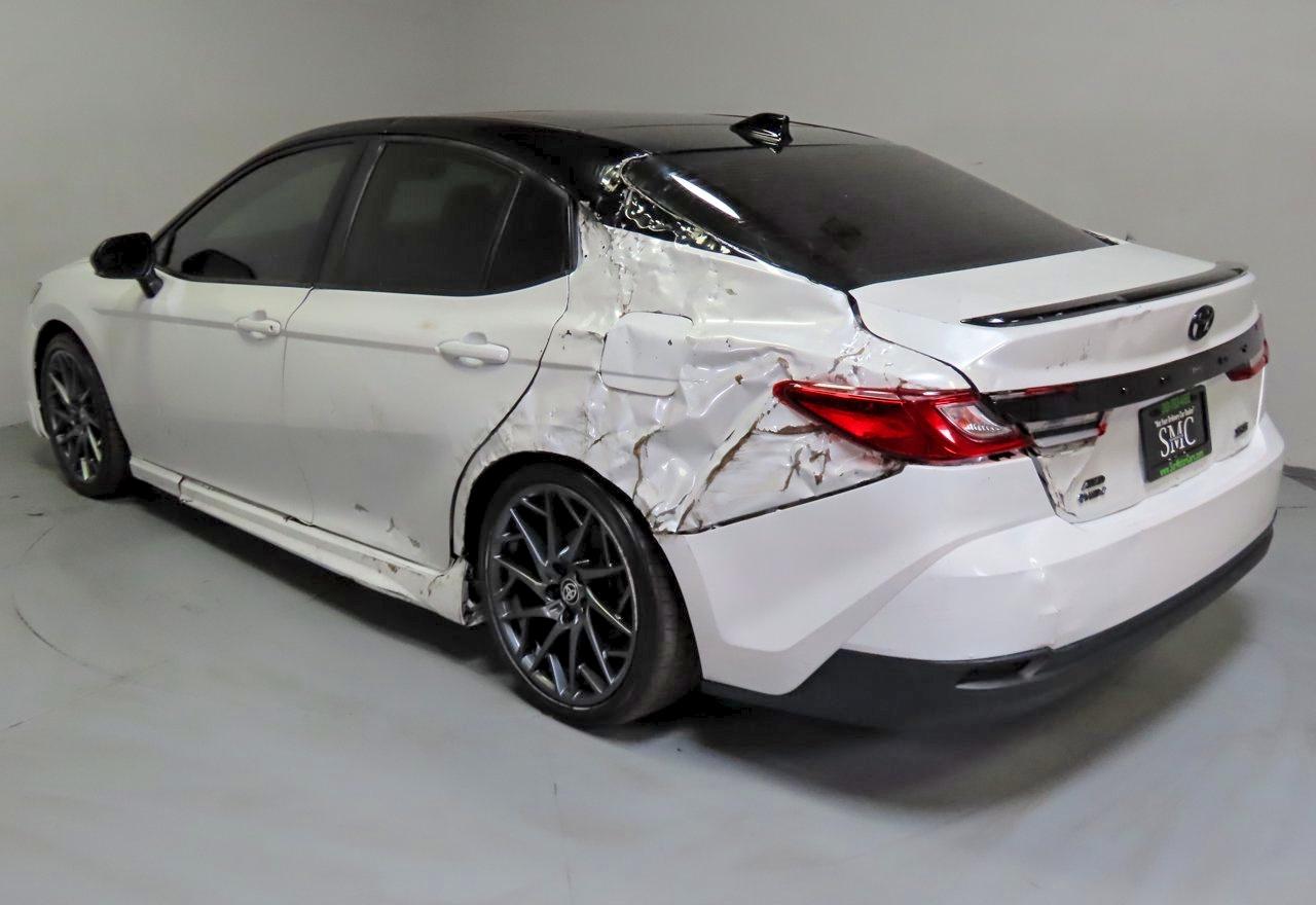 2025 TOYOTA CAMRY XSE — снимка 4