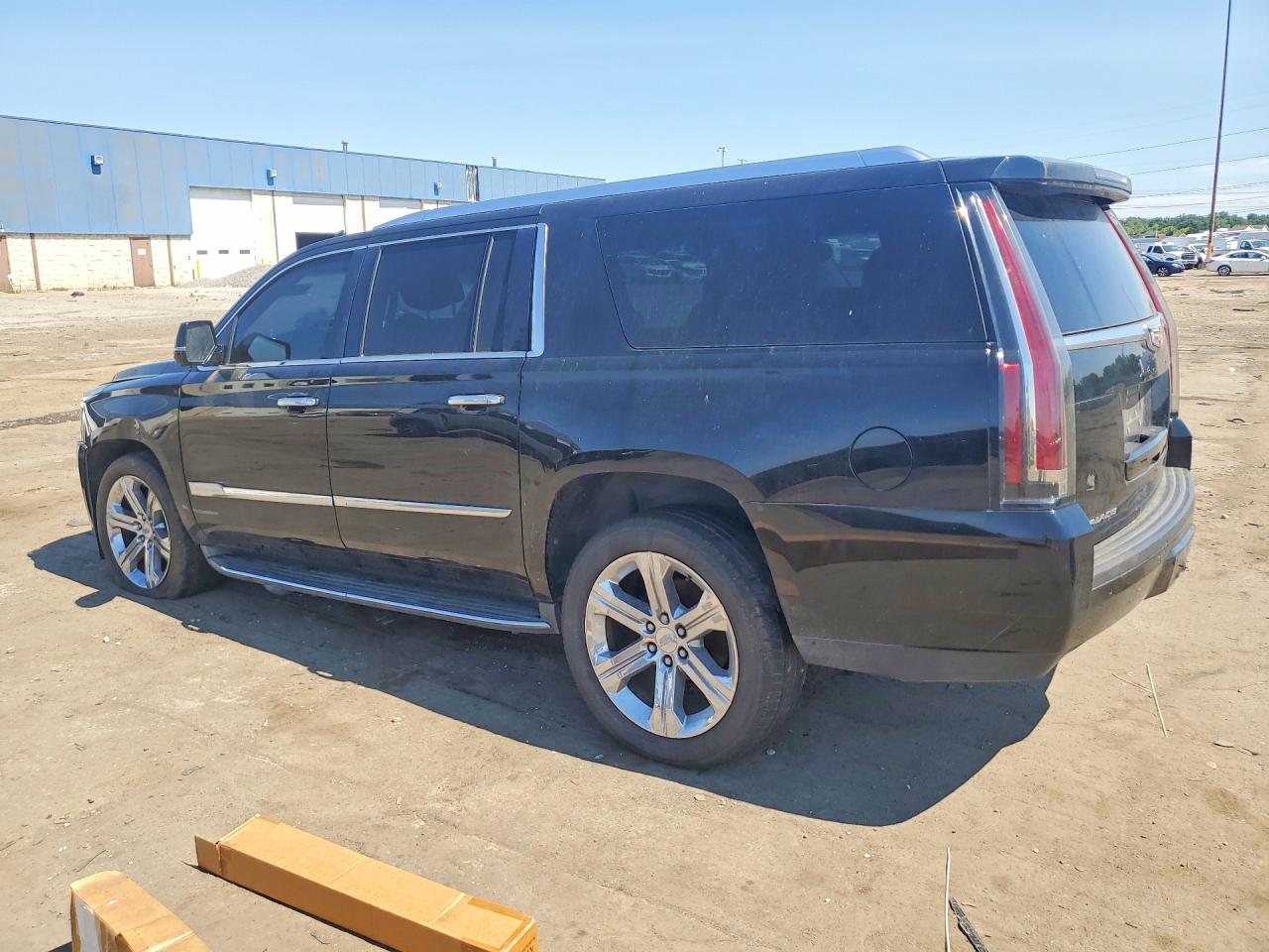 2016 CADILLAC ESCALADE ESV LUXURY — снимка 2