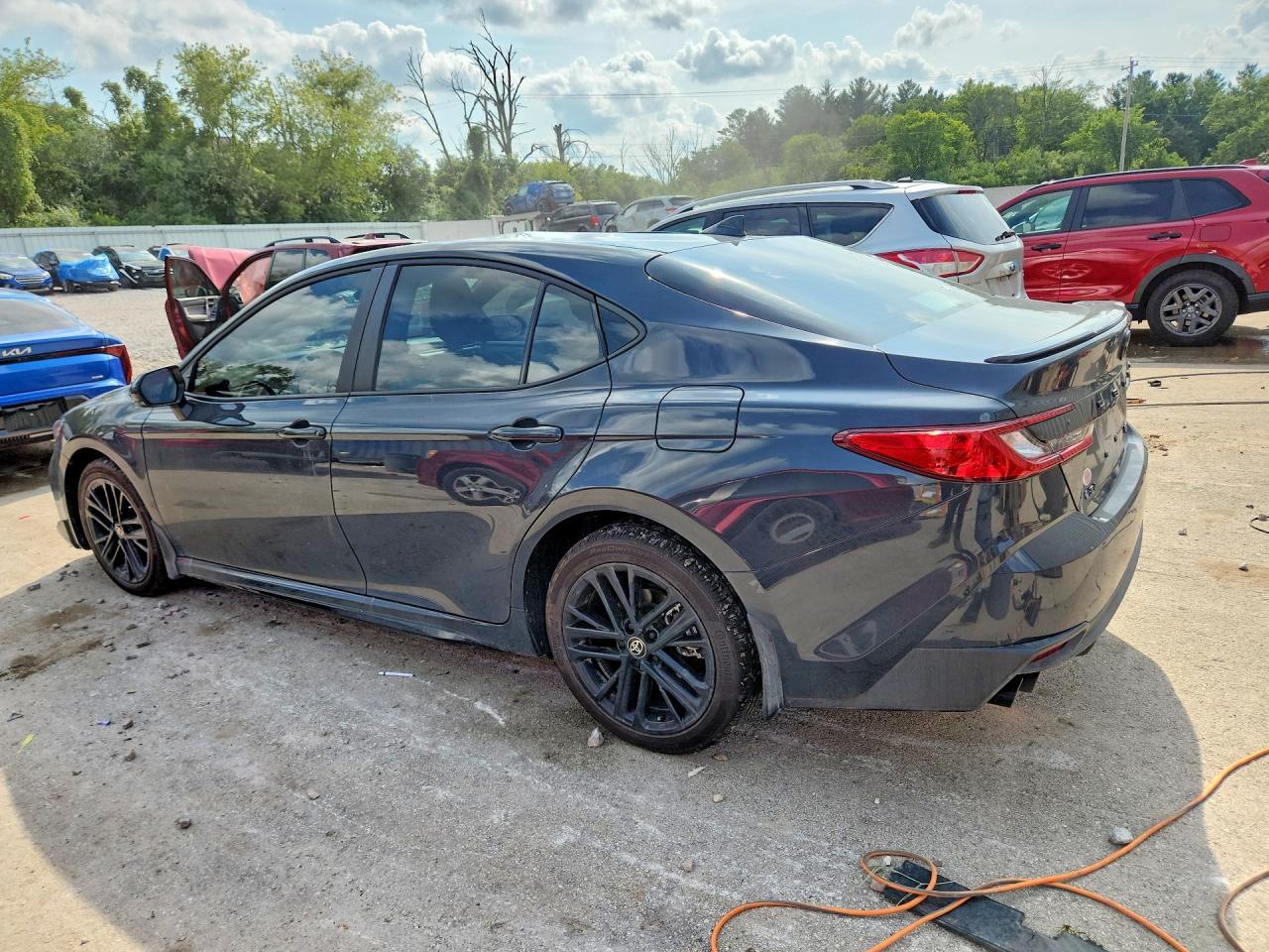 2026 TOYOTA CAMRY SE — снимка 2