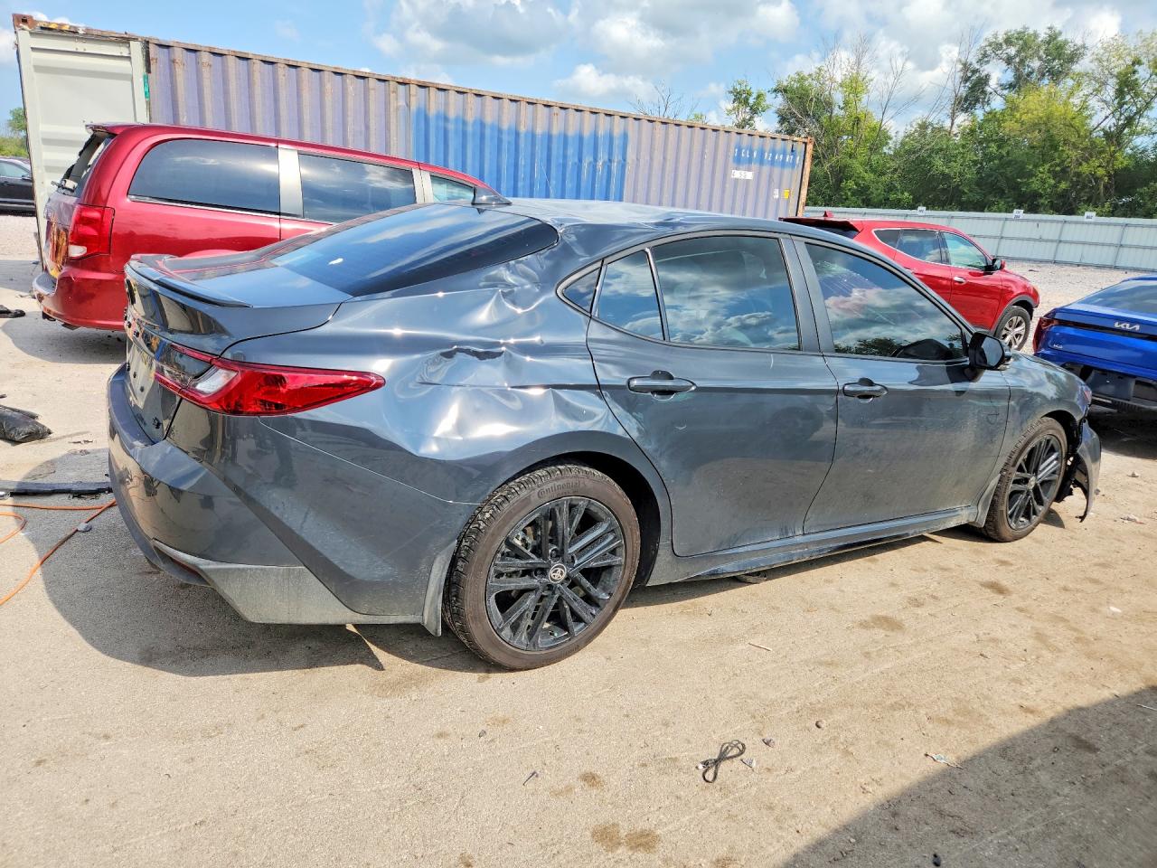 2026 TOYOTA CAMRY SE — снимка 3