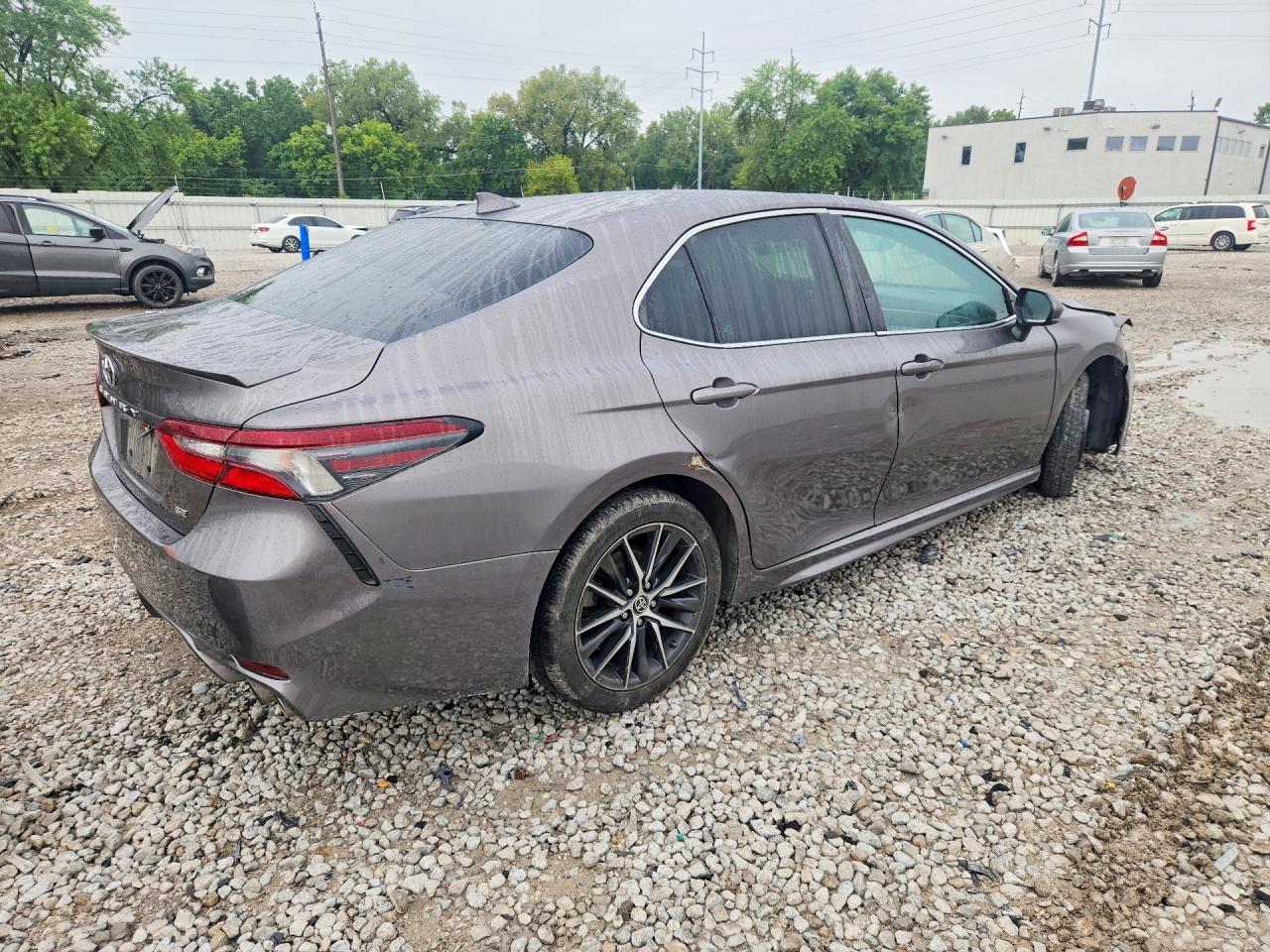 2021 TOYOTA CAMRY SE — снимка 3